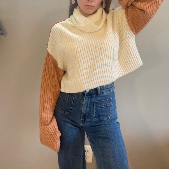 Forever 21 color block cowl neck cropped knit sweater. - Picture 6 of 7